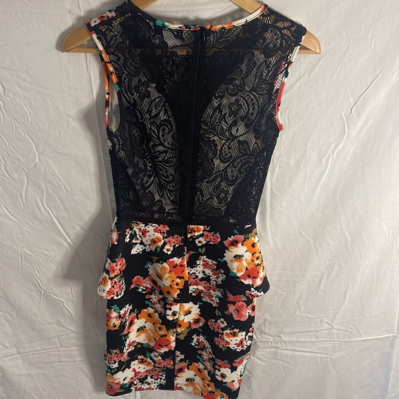 XS GUESS sleeveless dress - Picture 4 of 7